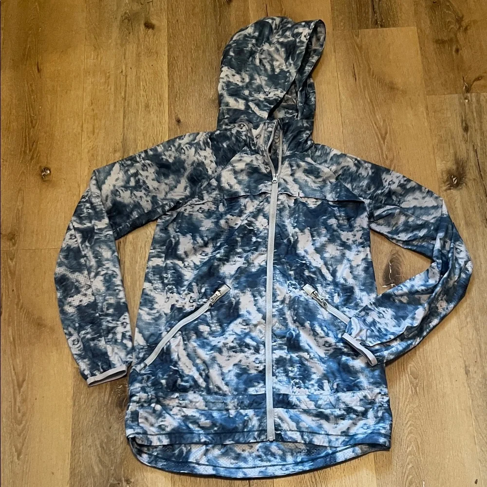 Lululemon Blue and Gray Women’s packable jacket Size 4